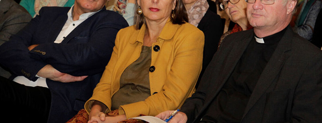 Tagung der Diözese Innsbruck in Zirl zur Flüchtlingshilfe mit Bischof Manfred Scheuer, Landerätin Christine Baur und Caritasdirektor Georg Schärmer (v.r.)